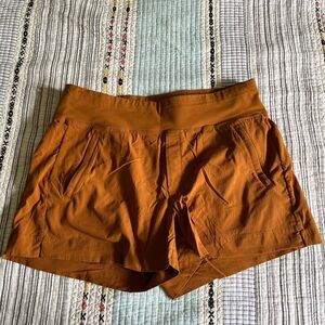 Athleta Trekkie North Pull On Shorts Orange size 14